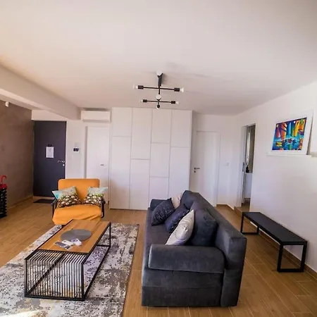 76 Apartment Split