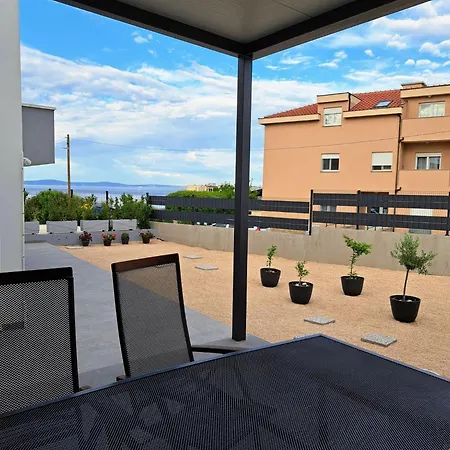 Apartmán 76 - Modern With On-site Private Parking