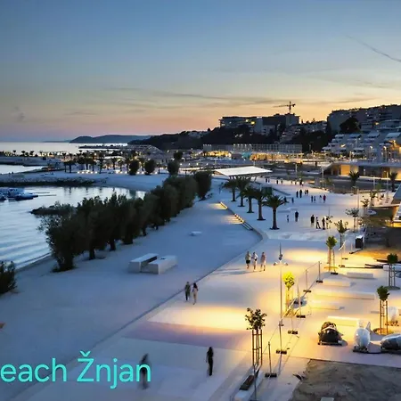 Apartmán 76 - Modern With On-site Private Parking *