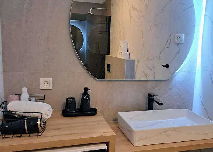 Apartamento 76 - Modern With On-site Private Parking *