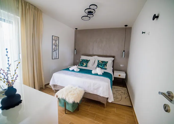Apartamento 76 - Modern With On-site Private Parking Split