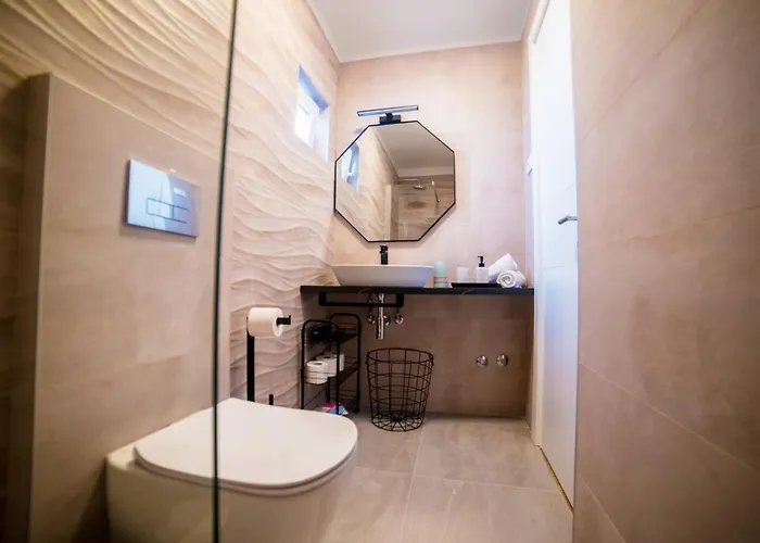 76 - Modern With On-site Private Parking *
