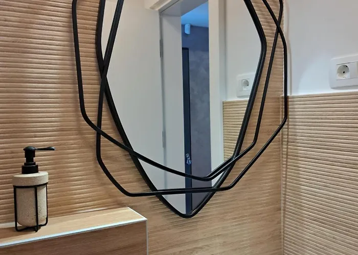 76 - Modern With On-site Private Parking Apartamento Split