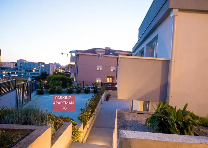 76 - Modern With On-site Private Parking *