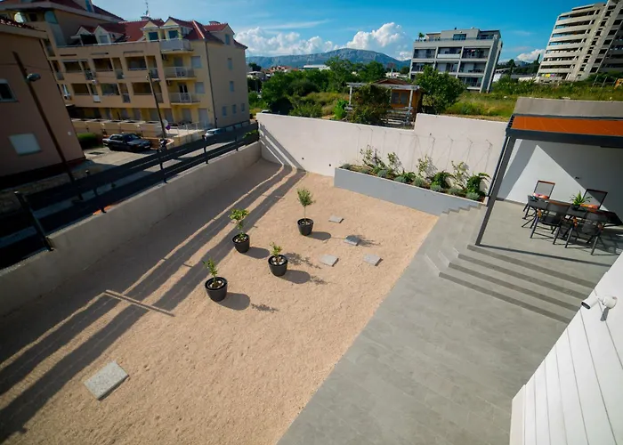 76 - Modern With On-site Private Parking Apartamento