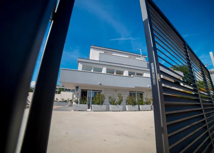 Apartamento 76 - Modern With On-site Private Parking Split