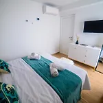 Апартаменты 76 - Modern With On-site Private Parking Сплит