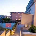 76 - Modern With On-site Private Parking *