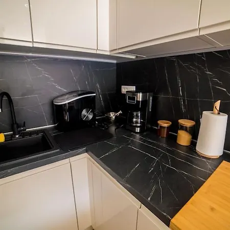 76 - Modern With On-site Private Parking Spalato