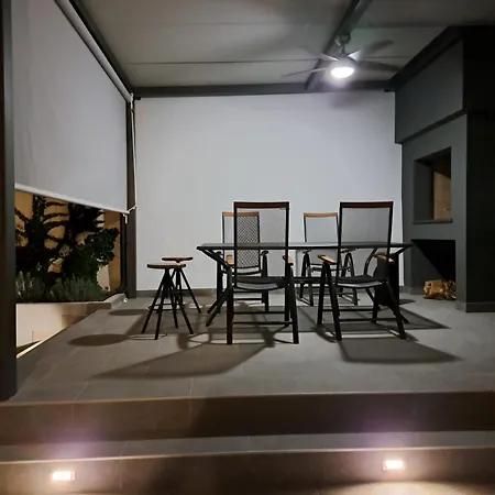 76 - Modern With On-site Private Parking Appartamento *