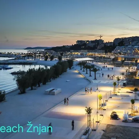 76 - Modern With On-site Private Parking *